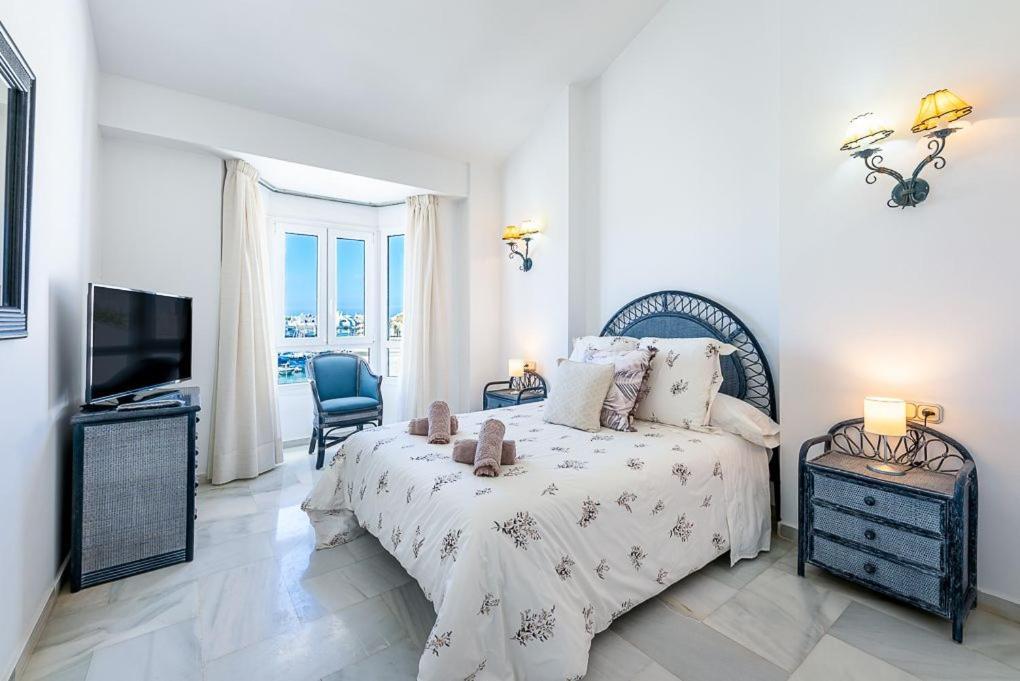 Puerto De Benalmadena Apartamento Vacacional Con Vistas Al Mar Y Yates Tres Habitaciones 2 Banos Zewnętrze zdjęcie
