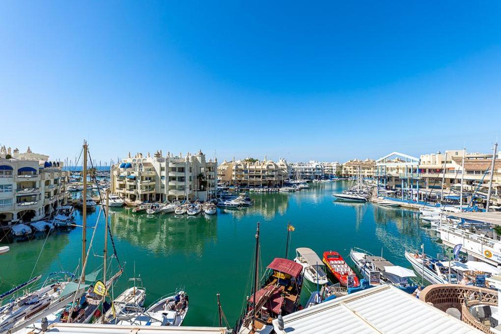 Puerto De Benalmadena Apartamento Vacacional Con Vistas Al Mar Y Yates Tres Habitaciones 2 Banos Zewnętrze zdjęcie